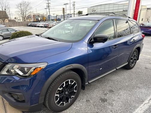 2019 Nissan Pathfinder SL