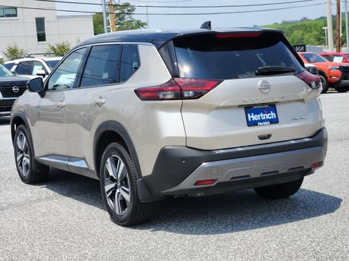 2022 Nissan Rogue SL