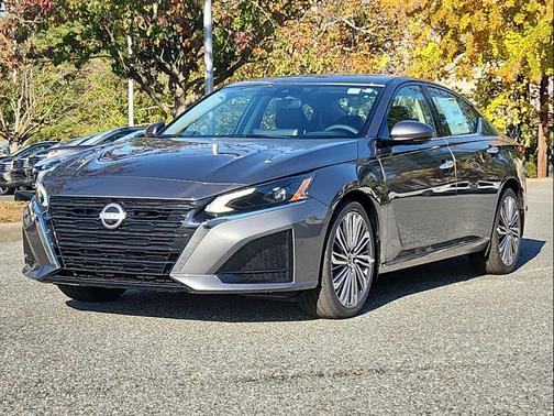 2025 Nissan Altima SL FWD