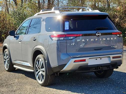2025 Nissan Pathfinder Platinum 4WD
