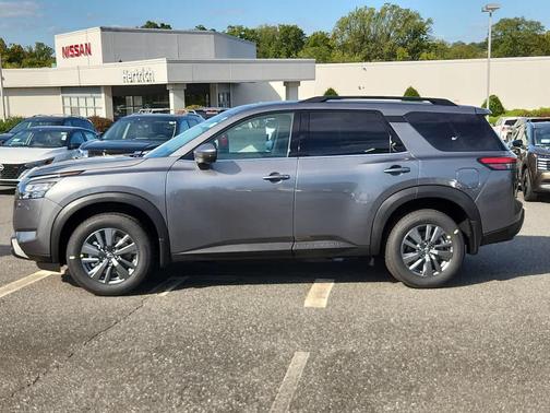 2025 Nissan Pathfinder SV 4WD