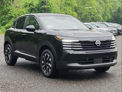 Super Black 2025 Nissan Kicks SV