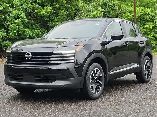 Super Black 2025 Nissan Kicks SV