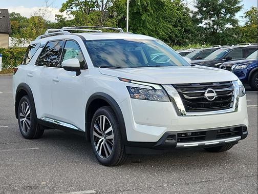 2025 Nissan Pathfinder Platinum 4WD