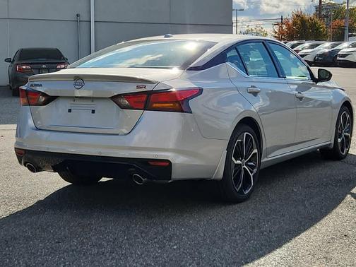 2025 Nissan Altima SR FWD