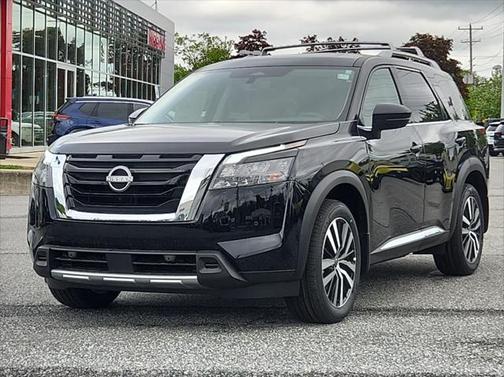 2025 Nissan Pathfinder Platinum 4WD