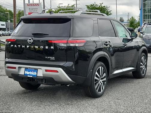 2025 Nissan Pathfinder Platinum 4WD