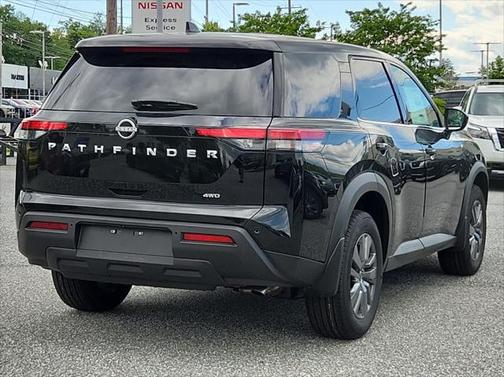 2025 Nissan Pathfinder S 4WD