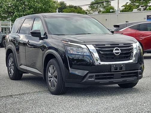 2025 Nissan Pathfinder S 4WD