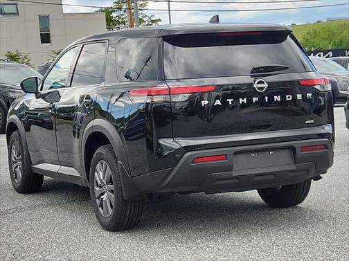 2025 Nissan Pathfinder S 4WD