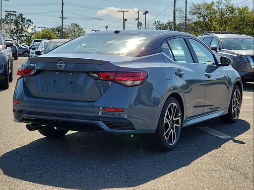 2025 Nissan Sentra SR