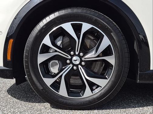 Star White Metallic Tri-Coat 2021 Ford Mustang Mach-E Premium