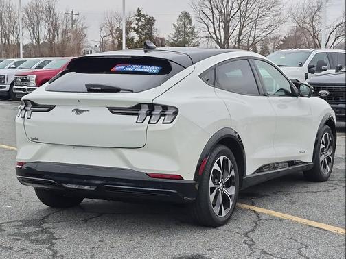 Star White Metallic Tri-Coat 2021 Ford Mustang Mach-E Premium