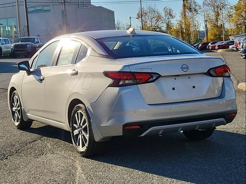 2025 Nissan Versa 1.6 SV