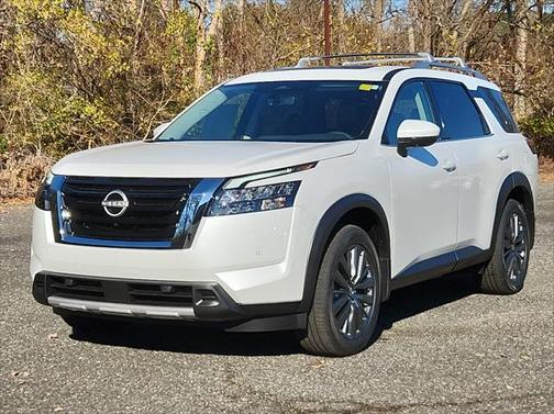 2025 Nissan Pathfinder SL 4WD