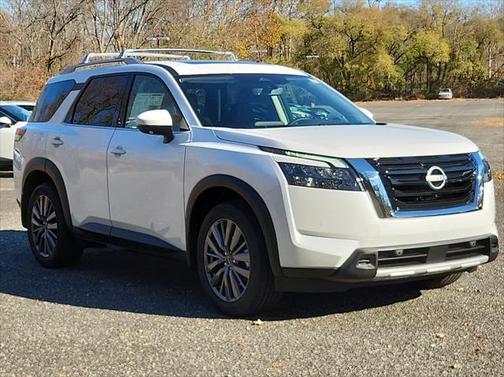 2025 Nissan Pathfinder SL 4WD