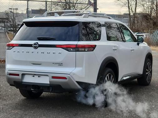 2025 Nissan Pathfinder Platinum 4WD