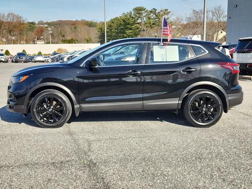 2022 Nissan Rogue Sport S