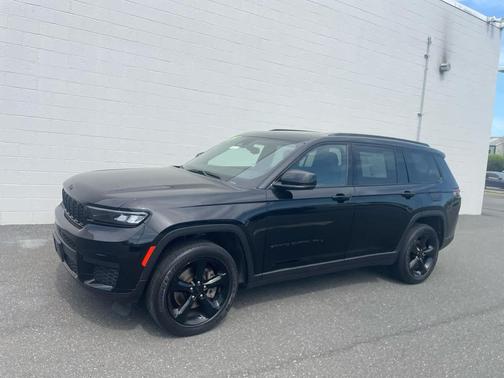 Diamond Black Crystal Pearlcoat 2023 Jeep Grand Cherokee L Altitude