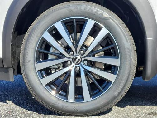 2025 Nissan Pathfinder Platinum 4WD