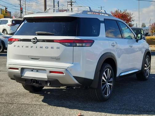 2025 Nissan Pathfinder Platinum 4WD