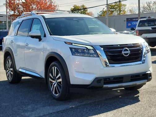 2025 Nissan Pathfinder Platinum 4WD