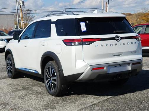 2025 Nissan Pathfinder Platinum 4WD