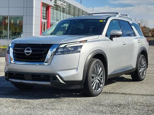 2025 Nissan Pathfinder SL 4WD