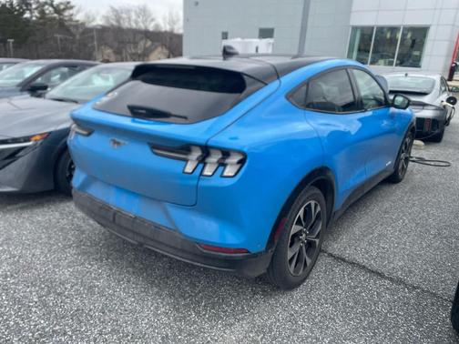 2022 Ford Mustang Mach-E Premium