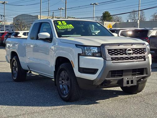 2025 Nissan Frontier SV