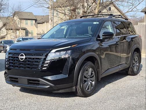 2026 Nissan Pathfinder SV