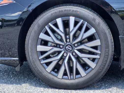 Super Black 2026 Nissan Altima SV FWD
