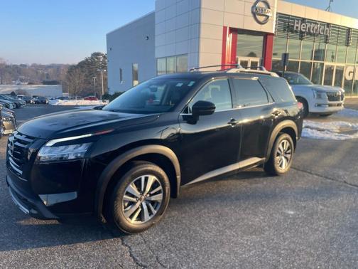 2024 Nissan Pathfinder SL 4WD