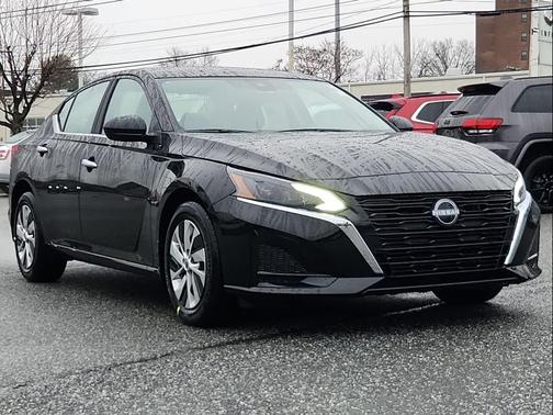 Super Black 2025 Nissan Altima S FWD