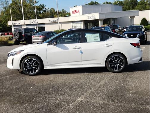 2025 Nissan Sentra SR