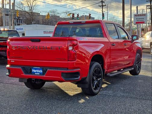 2022 Chevrolet Silverado 1500 Custom