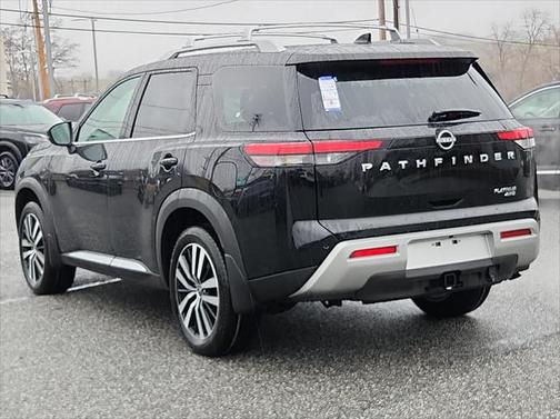 2025 Nissan Pathfinder Platinum 4WD
