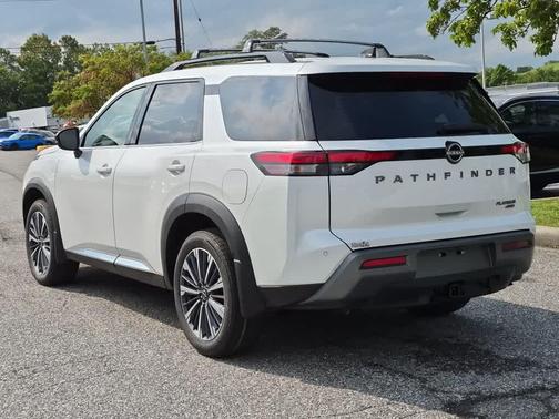 Everest White Pearl Tricoat 2026 Nissan Pathfinder Platinum