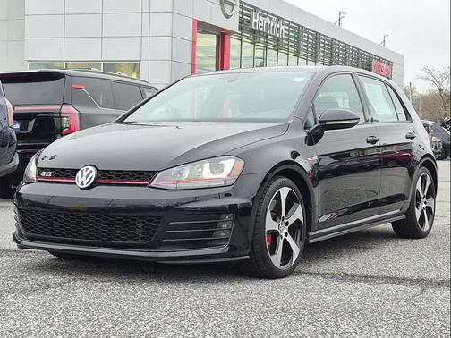 2017 Volkswagen Golf GTI 2.0T SE 4-Door