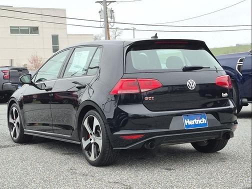 2017 Volkswagen Golf GTI 2.0T SE 4-Door