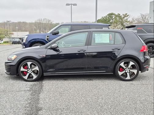 2017 Volkswagen Golf GTI 2.0T SE 4-Door