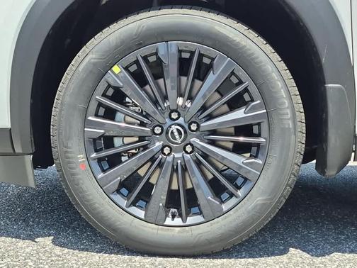 Everest White Pearl Tricoat 2026 Nissan Pathfinder SL