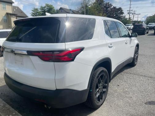 2022 Chevrolet Traverse LS