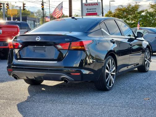 2022 Nissan Altima SR FWD