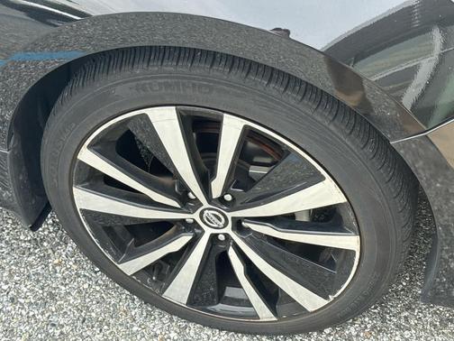 2022 Nissan Altima SR FWD