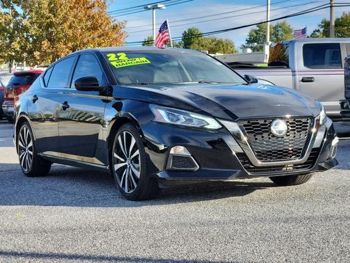 2022 Nissan Altima SR FWD