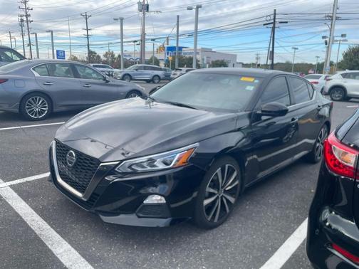 2022 Nissan Altima SR FWD