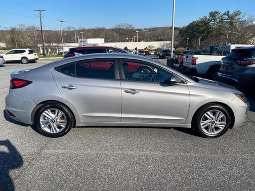 Photo 4 of 32 of 2020 Hyundai Elantra SEL