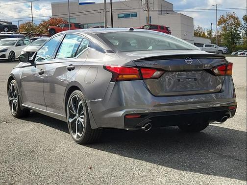 2025 Nissan Altima SR FWD