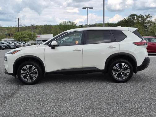 Pearl White Tricoat 2023 Nissan Rogue SV